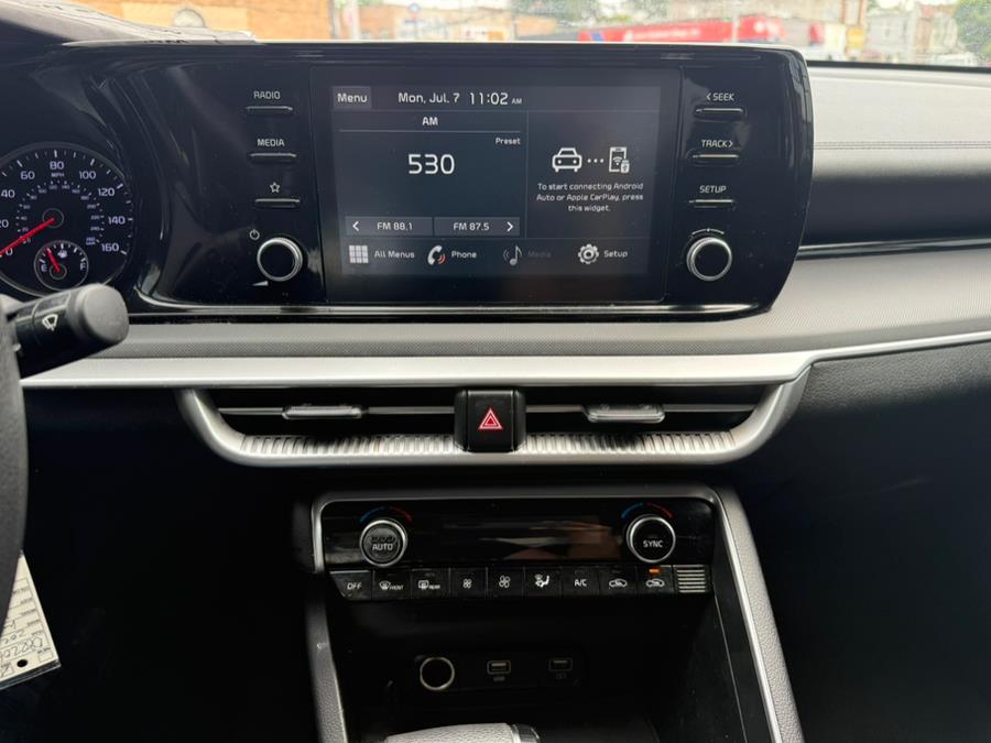 2021 Kia K5 LX - Photo 13