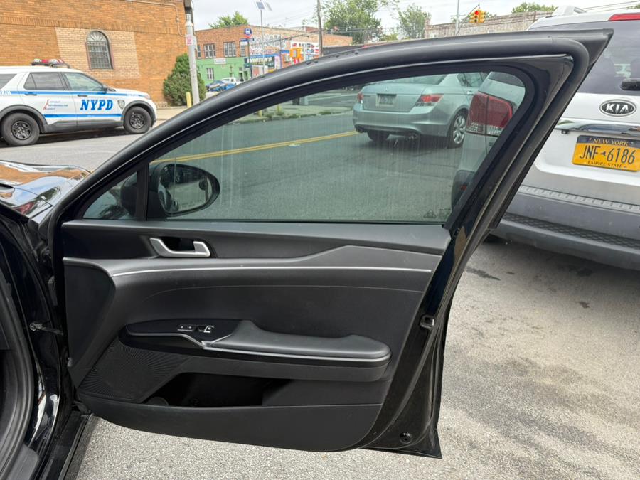 2021 Kia K5 LX - Photo 19