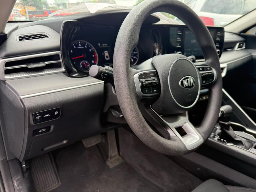 2021 Kia K5 LX - Photo 11