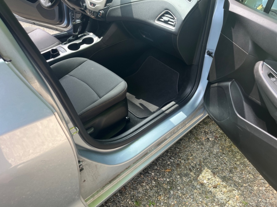 2018 Chevrolet Cruze LS - Photo 15