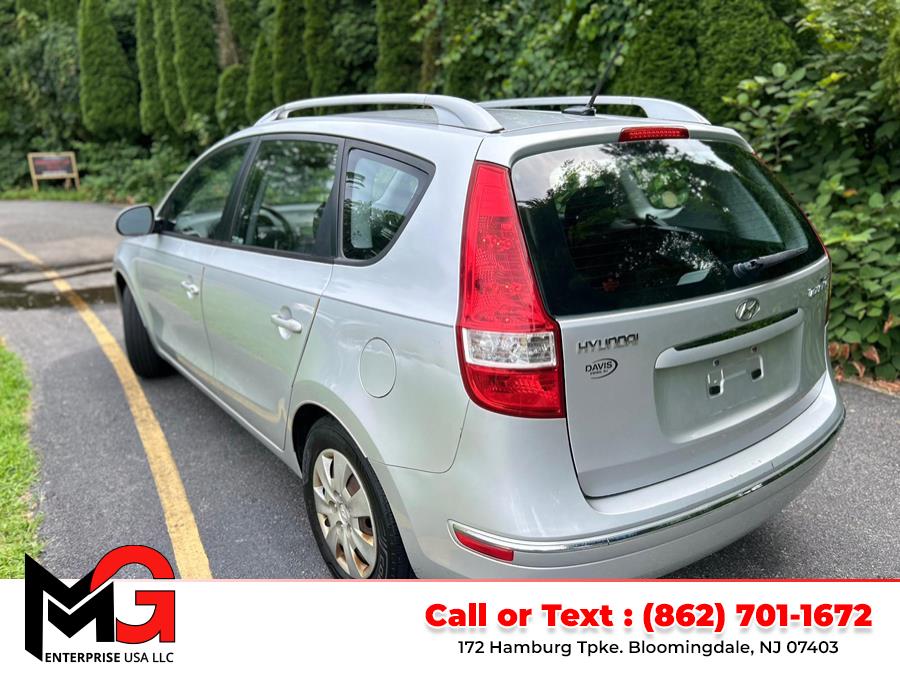 2011 Hyundai Elantra Touring GLS A/T's photo