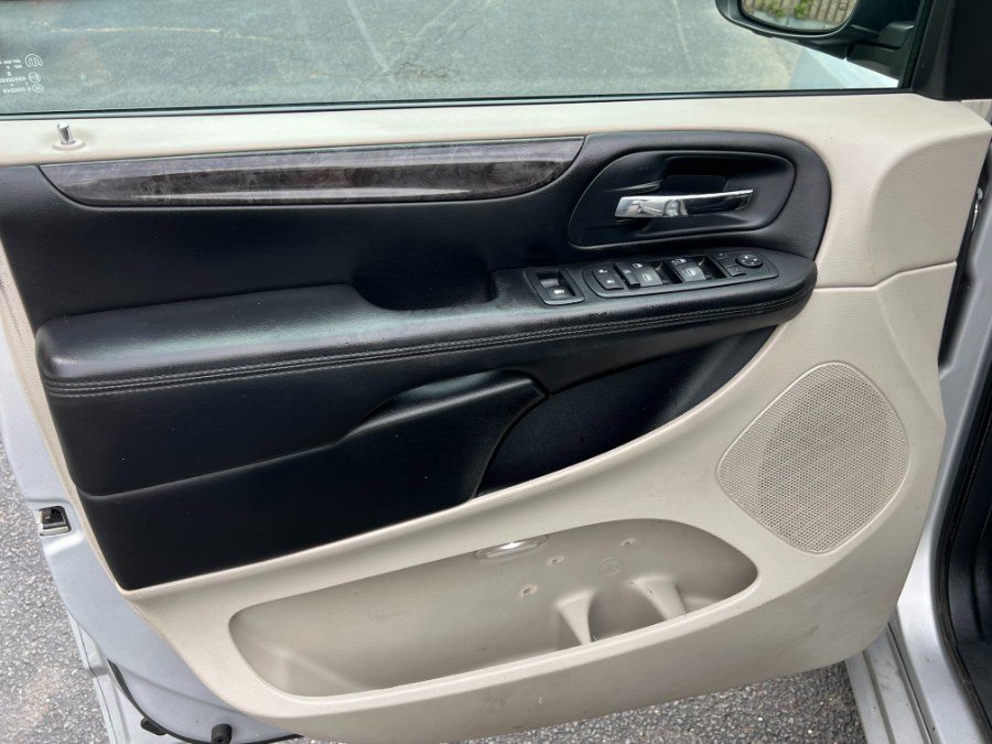 2012 Dodge Grand Caravan SXT - Photo 11