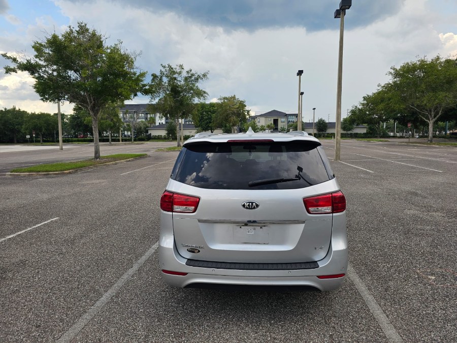2016 Kia Sedona LX - Photo 7