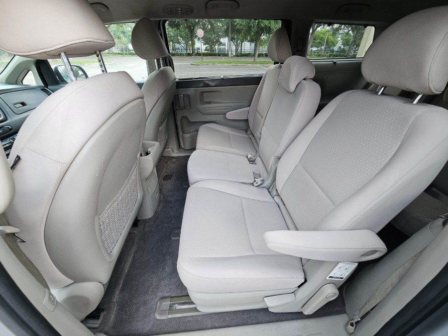 2016 Kia Sedona LX - Photo 13