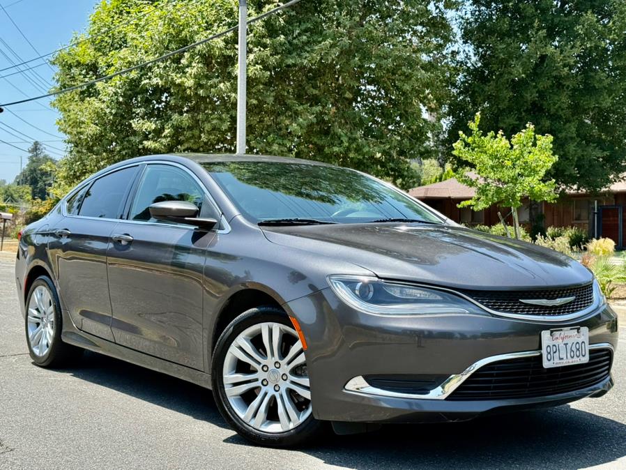 2015 Chrysler 200 Limited's photo