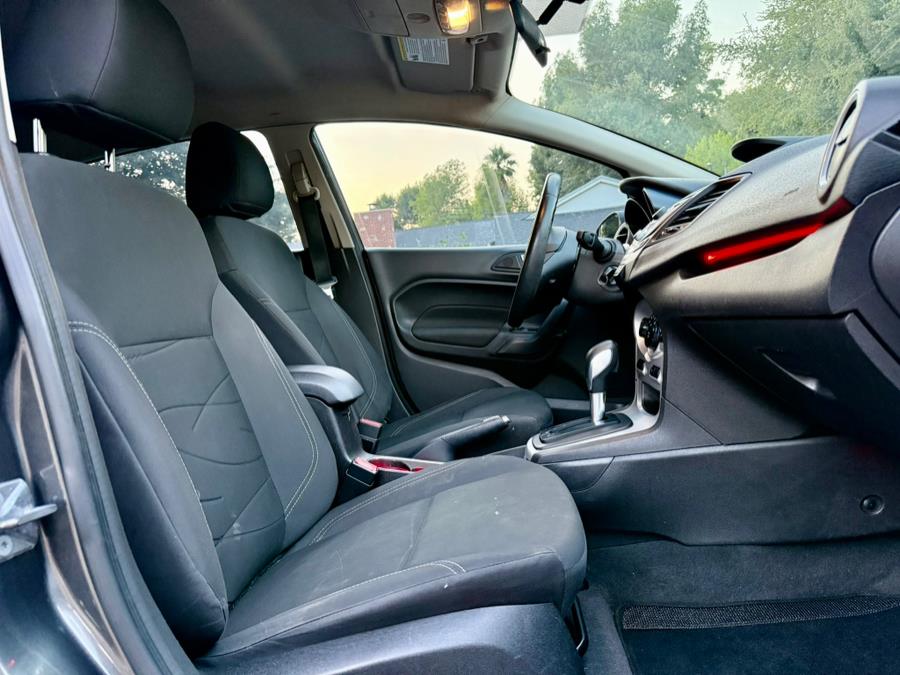 2015 Ford Fiesta SE - Photo 6