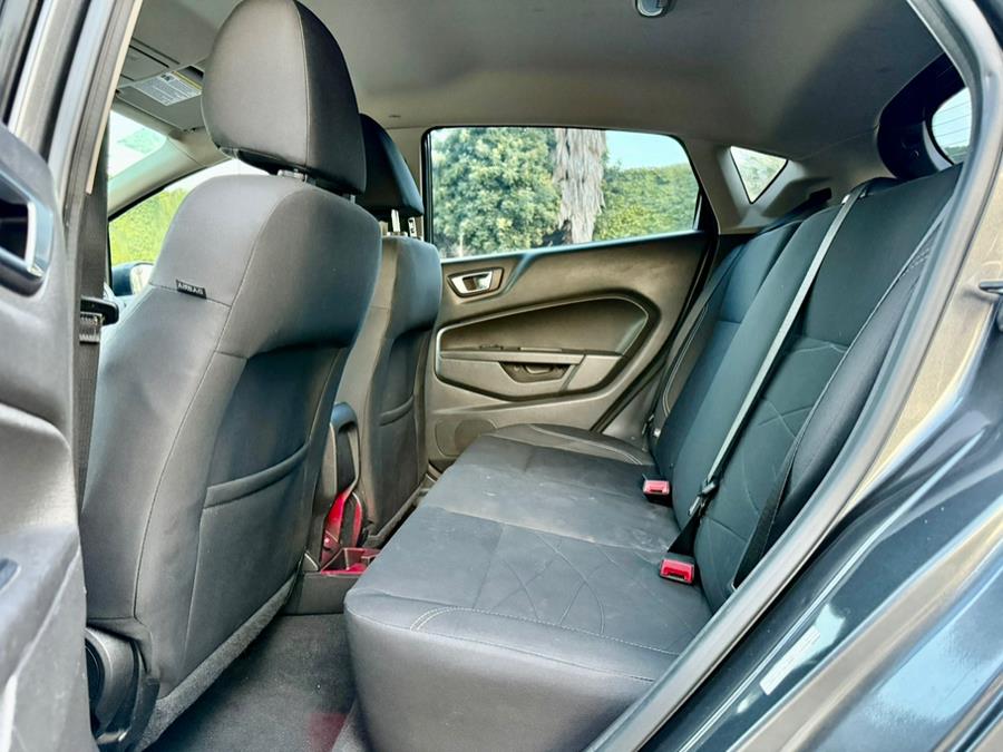 2015 Ford Fiesta SE - Photo 7