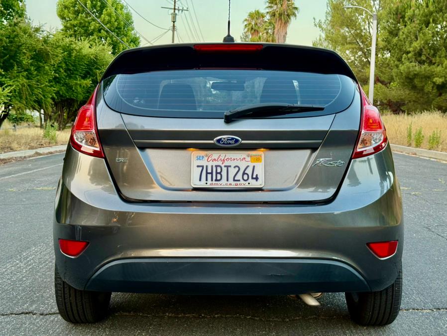 2015 Ford Fiesta SE - Photo 17