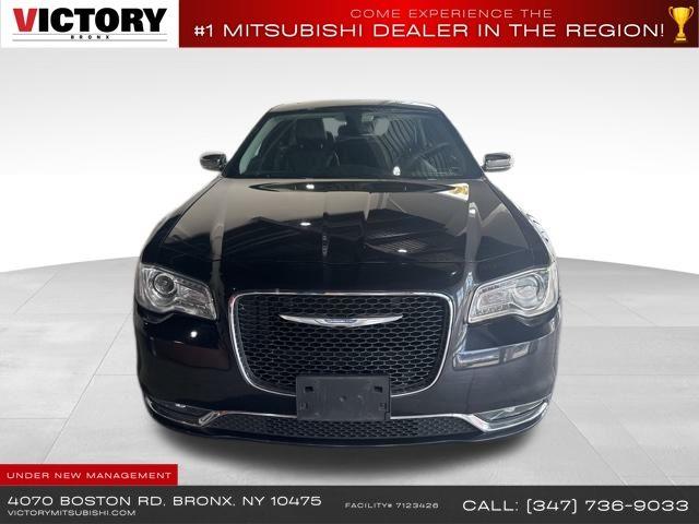 2017 Chrysler 300 C's photo