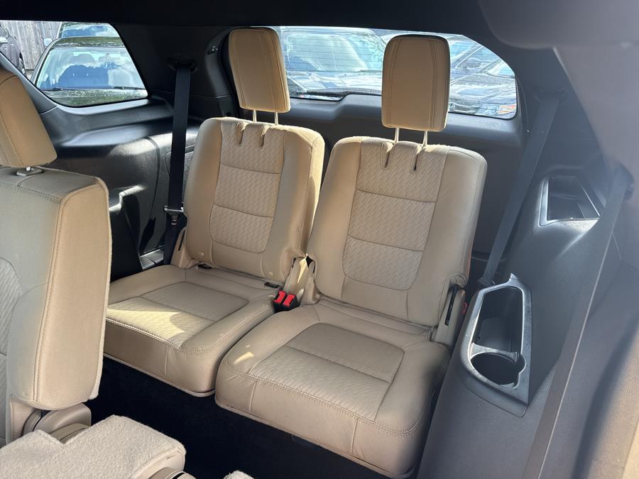 2016 Ford Explorer Base - Photo 11