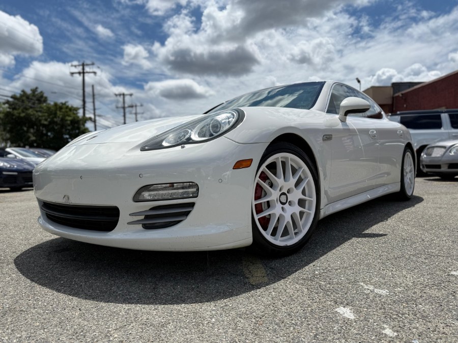 2011 Porsche Panamera S's photo