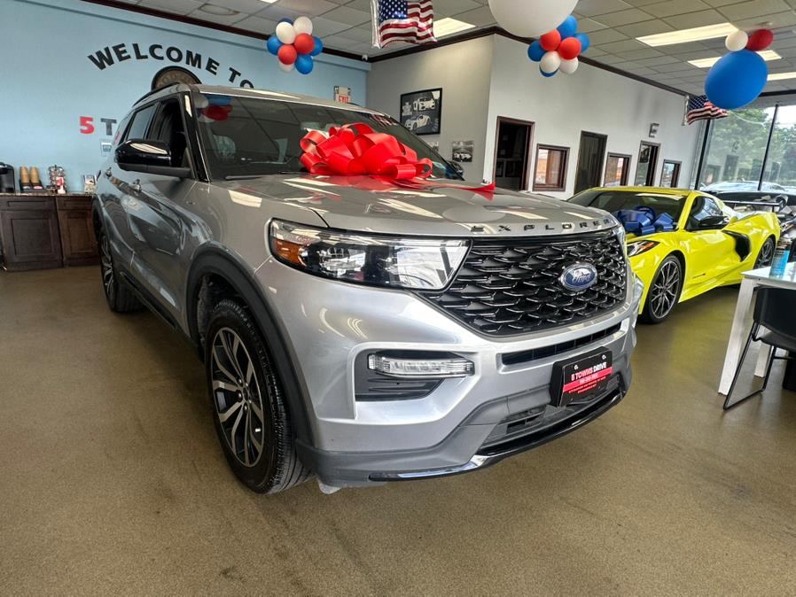 2022 Ford Explorer ST-LINE 4WD's photo
