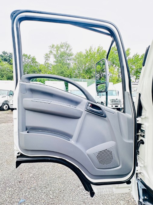 2022 Isuzu NRR - Photo 25
