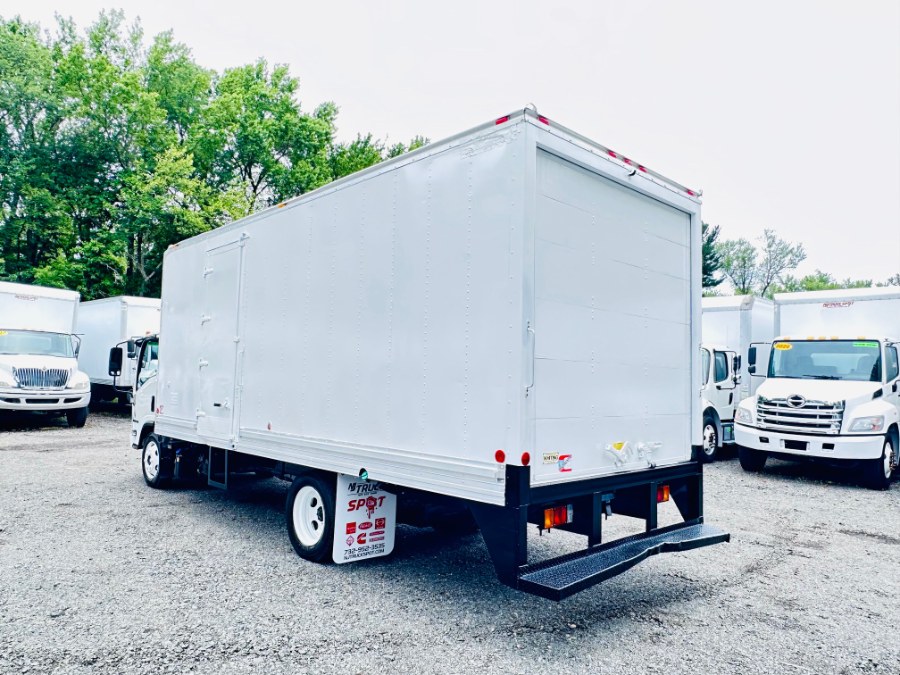2022 Isuzu NRR - Photo 8