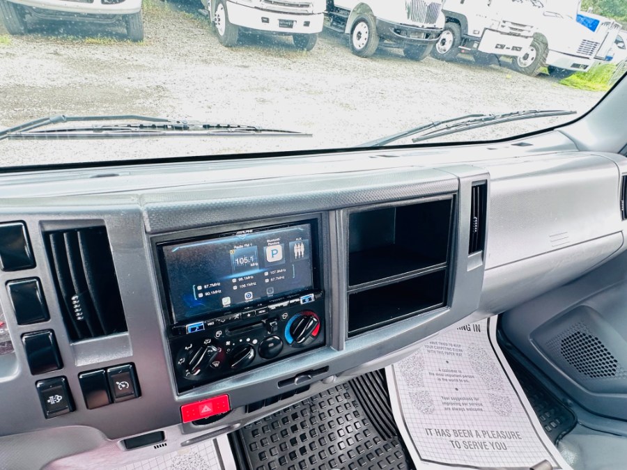 2022 Isuzu NRR - Photo 23