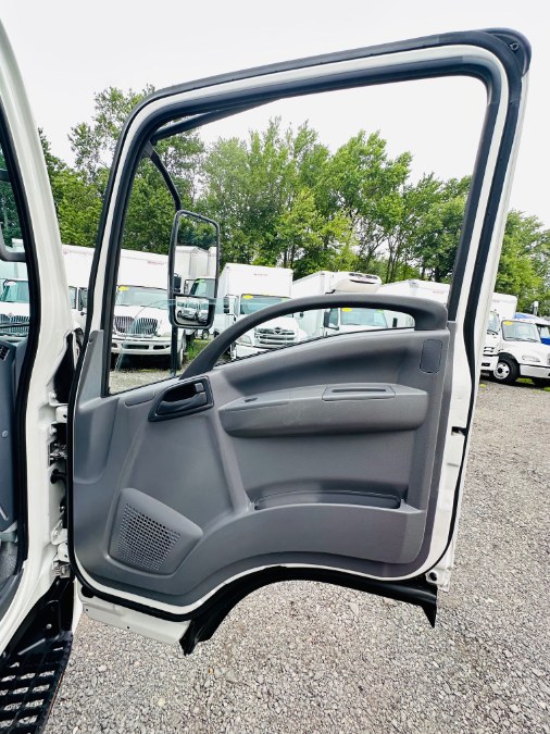 2022 Isuzu NRR - Photo 26