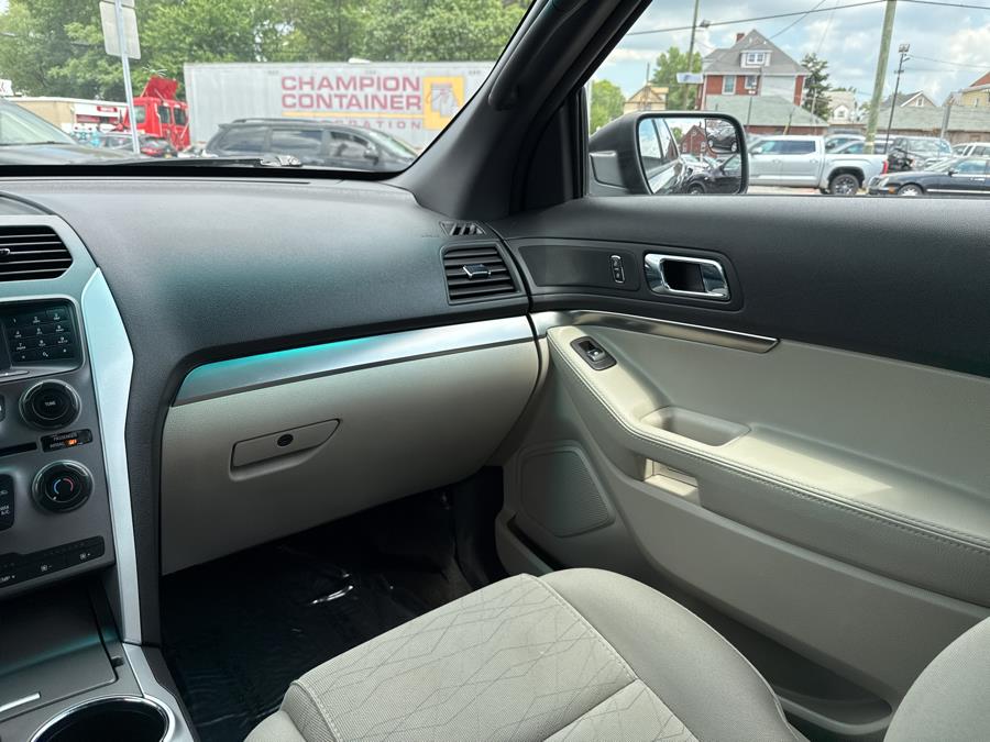 2014 Ford Explorer Base - Photo 22