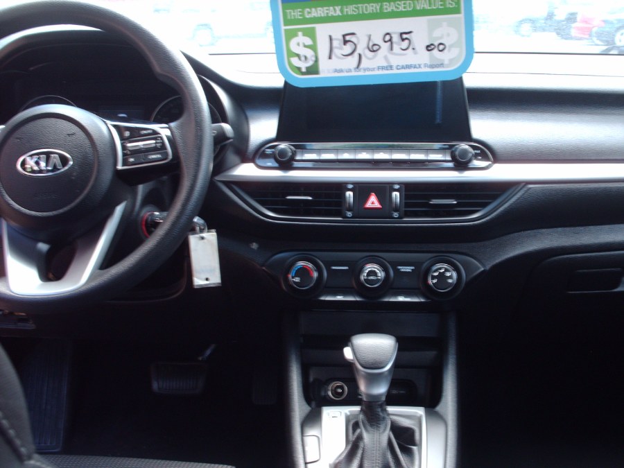 2021 Kia Forte LXS - Photo 13