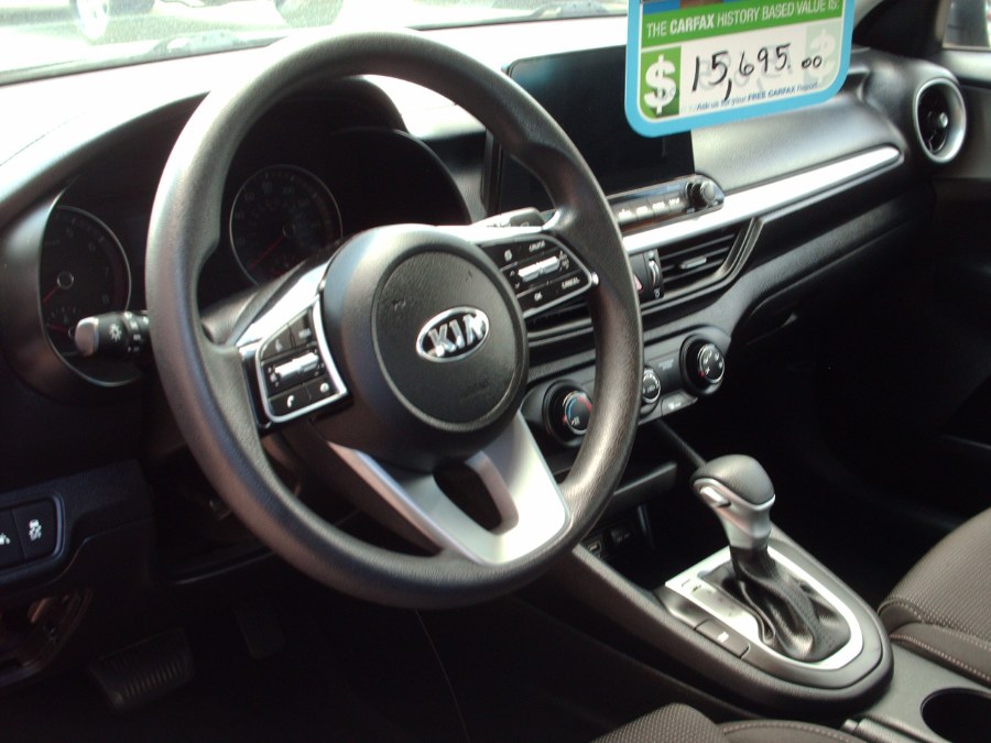 2021 Kia Forte LXS - Photo 10