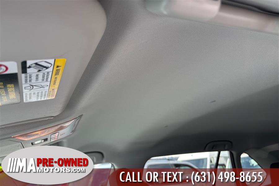 2021 Toyota RAV4 XLE - Photo 21