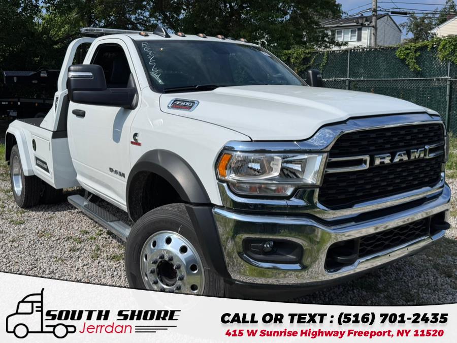 2024 RAM 4500 SLT 4X4 Regular Cab SWB DRW 145" WB's photo