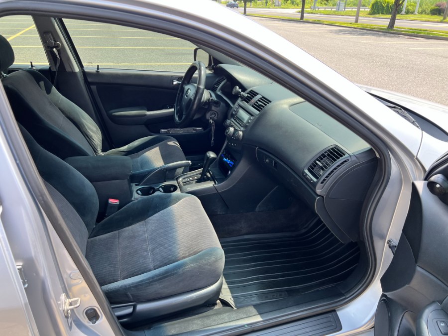 2003 Honda Accord LX - Photo 11