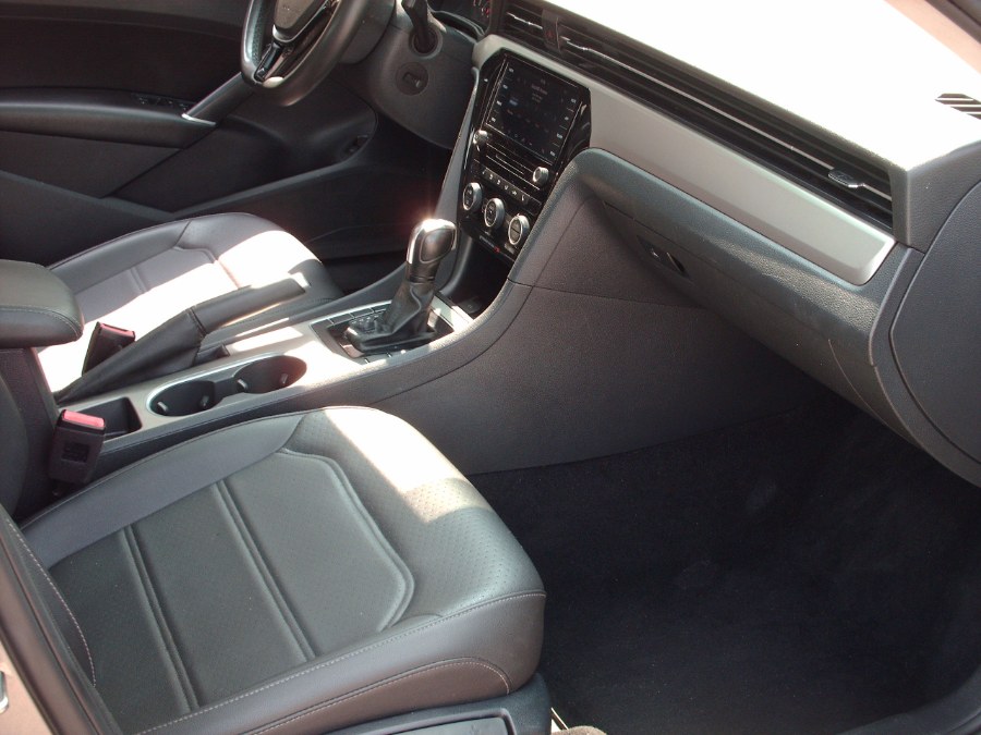 2021 Volkswagen Passat SE - Photo 7