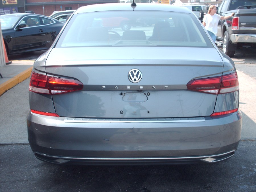 2021 Volkswagen Passat SE - Photo 4