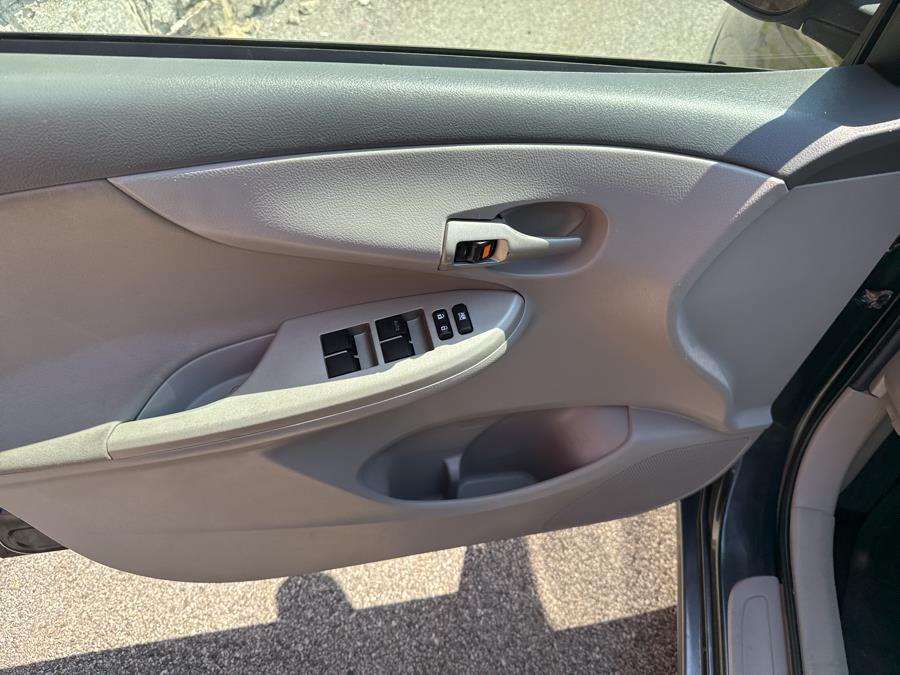 2010 Toyota Corolla LE - Photo 6