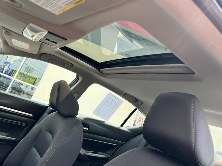 2019 Nissan Altima SV - Photo 9