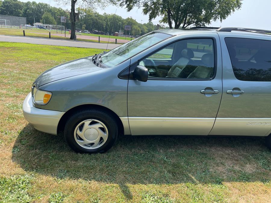 1999 Toyota Sienna LE - Photo 39