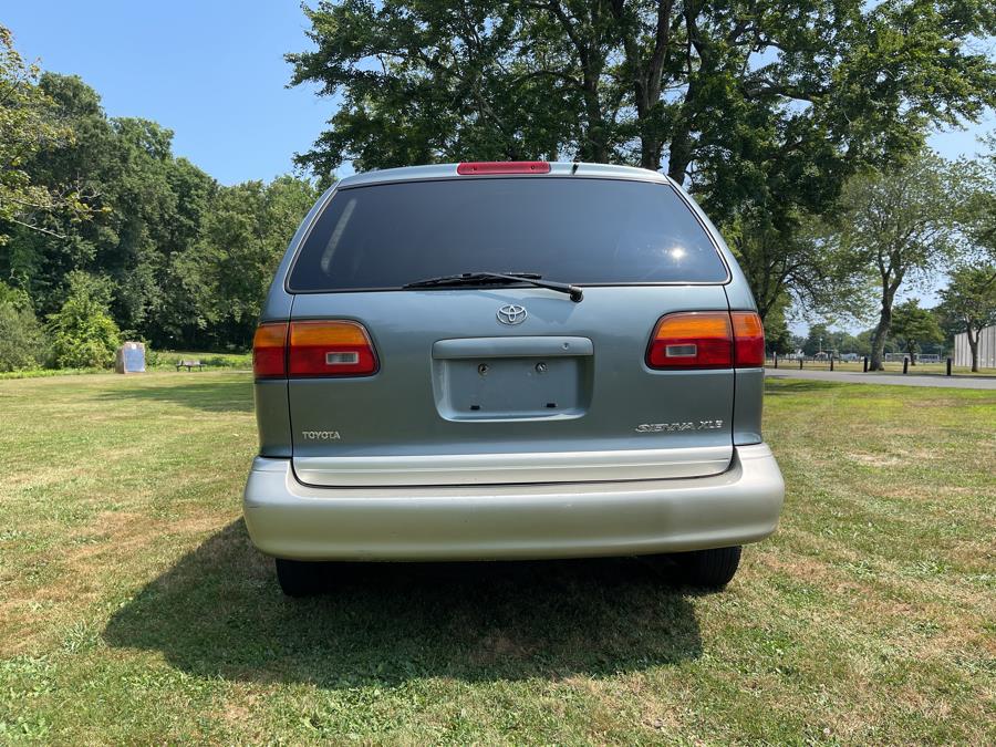 1999 Toyota Sienna LE - Photo 34
