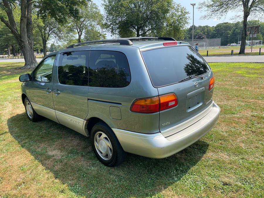 1999 Toyota Sienna LE - Photo 20