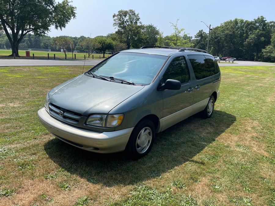 1999 Toyota Sienna LE - Photo 13