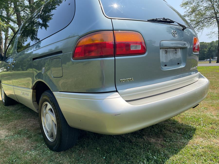 1999 Toyota Sienna LE - Photo 56