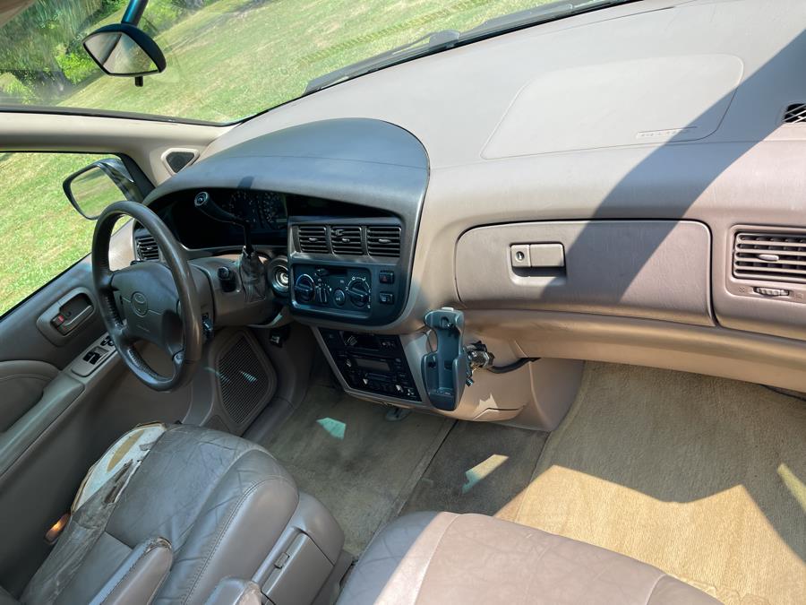 1999 Toyota Sienna LE - Photo 75