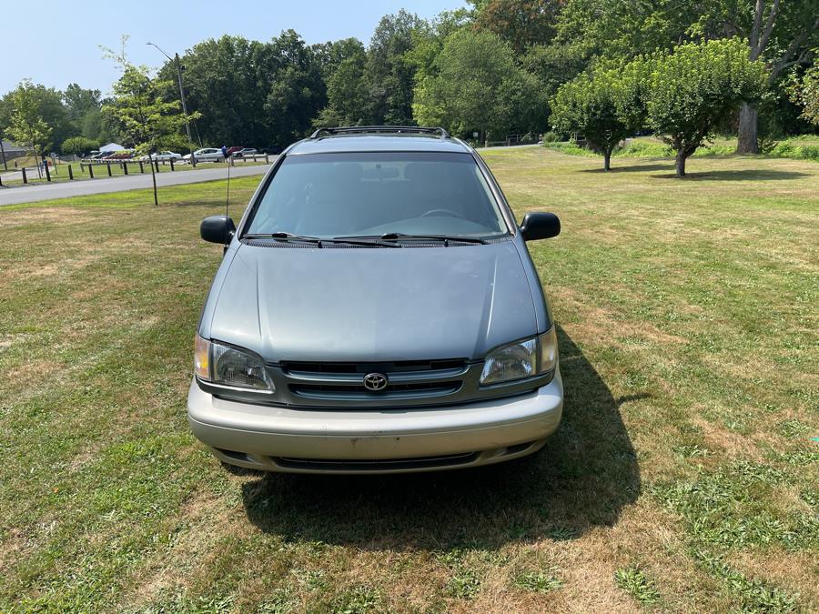 1999 Toyota Sienna LE - Photo 15