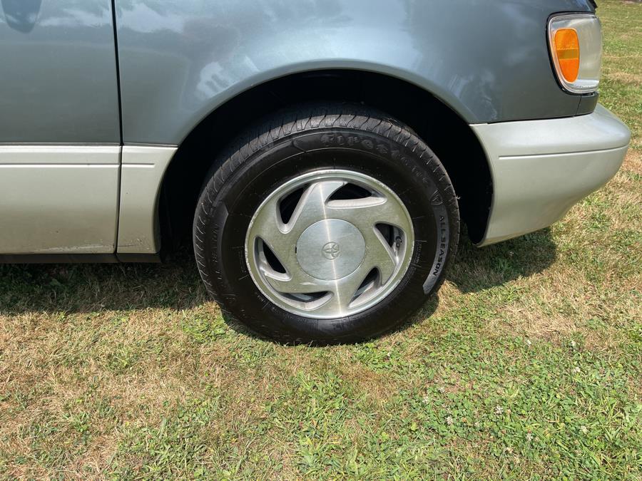 1999 Toyota Sienna LE - Photo 36