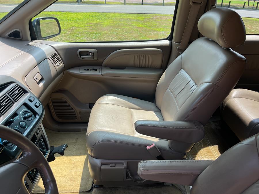 1999 Toyota Sienna LE - Photo 8