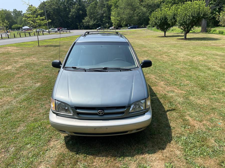 1999 Toyota Sienna LE - Photo 16