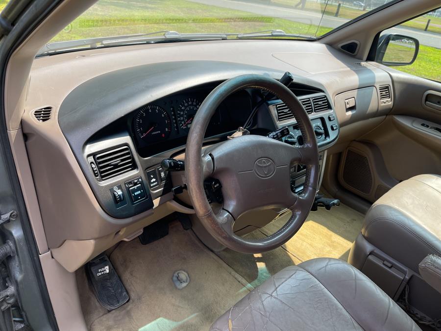 1999 Toyota Sienna LE - Photo 48