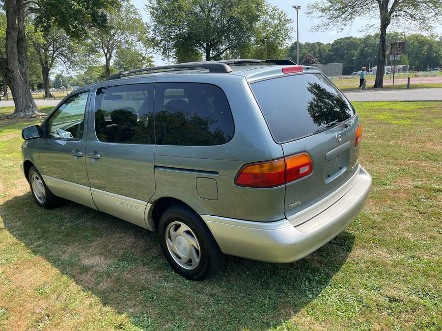 1999 Toyota Sienna LE - Photo 21