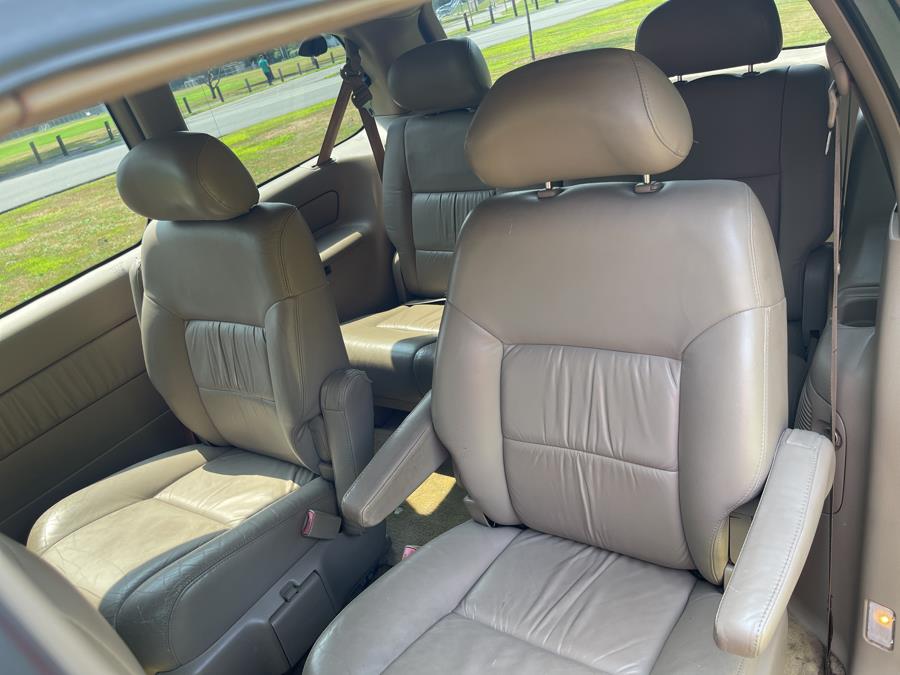 1999 Toyota Sienna LE - Photo 71