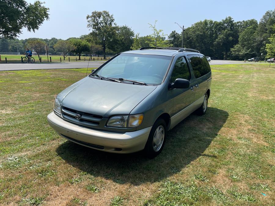 1999 Toyota Sienna LE - Photo 12