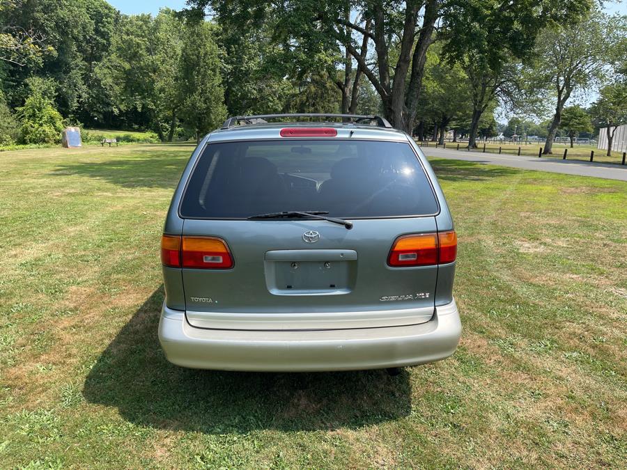1999 Toyota Sienna LE - Photo 32
