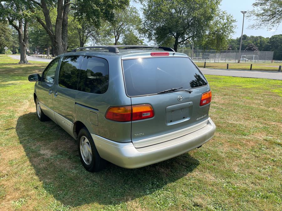 1999 Toyota Sienna LE - Photo 22
