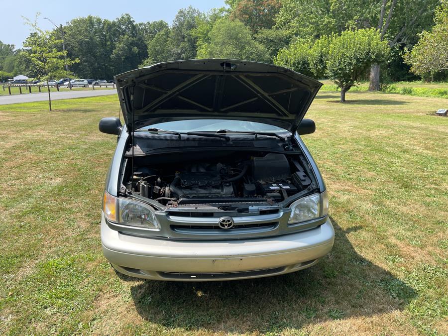 1999 Toyota Sienna LE - Photo 88