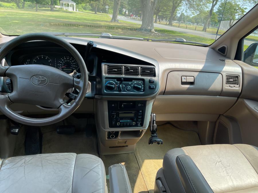 1999 Toyota Sienna LE - Photo 58