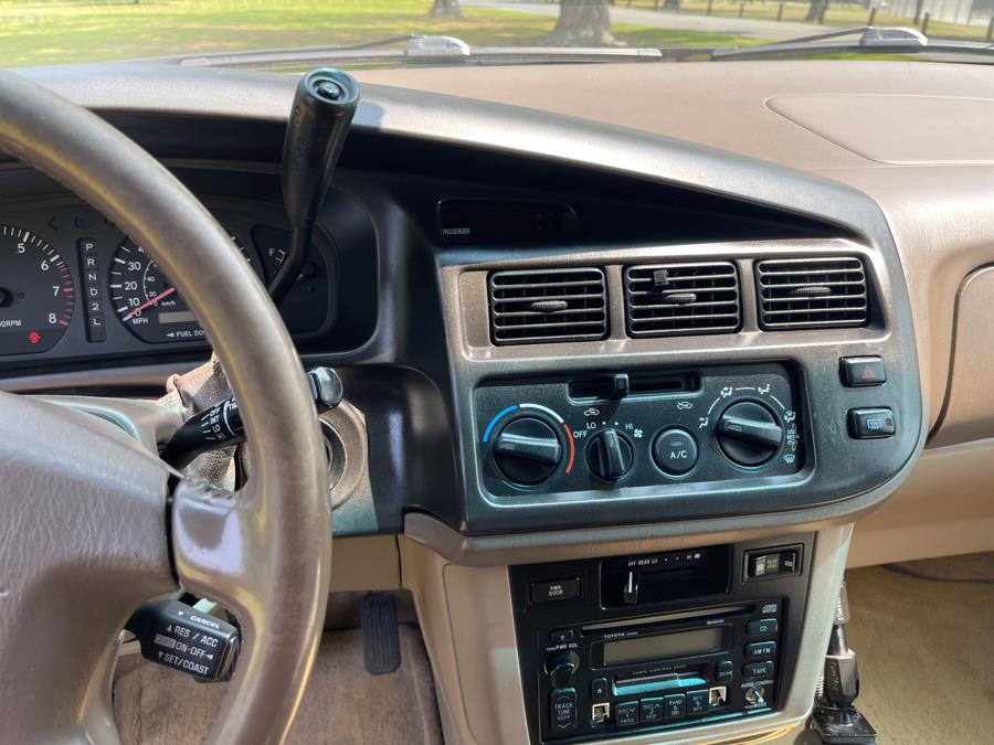 1999 Toyota Sienna LE - Photo 53