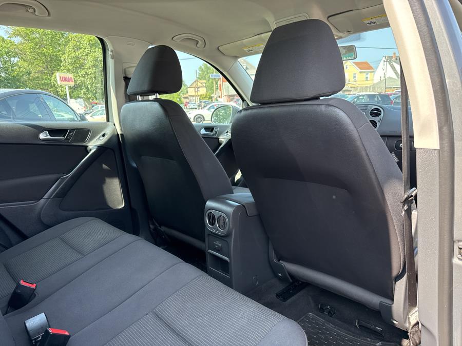 2018 Volkswagen Tiguan Limited Base - Photo 18